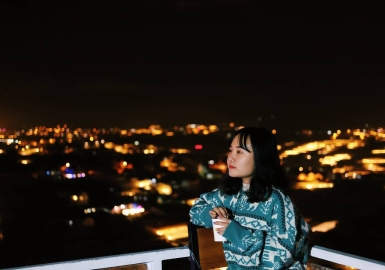 Thung lũng đèn Coffee ngắm kinh đô ánh sáng về đêm