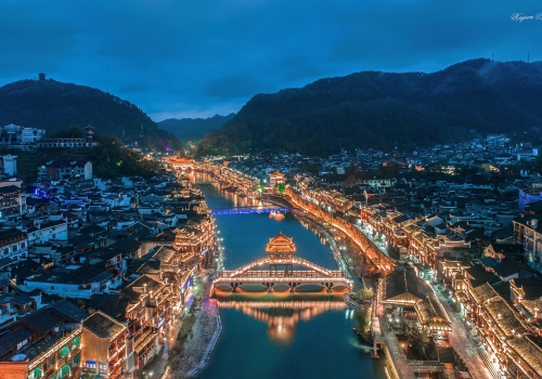 TOUR TRUNG QUỐC - PHƯỢNG HOÀNG CỔ TRẤN 5 NGÀY 4 ĐÊM 